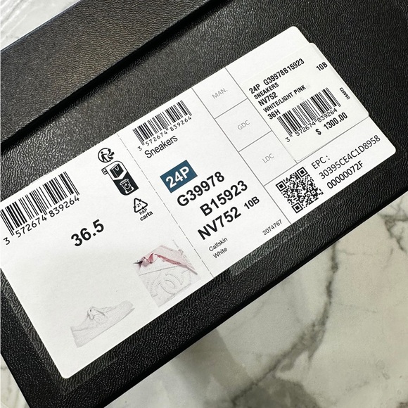 Chanel 24P collection sneakers size 36.5 - Picture 3 of 6